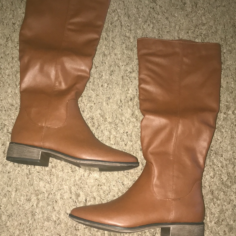 Boots - Picture 7 of 9